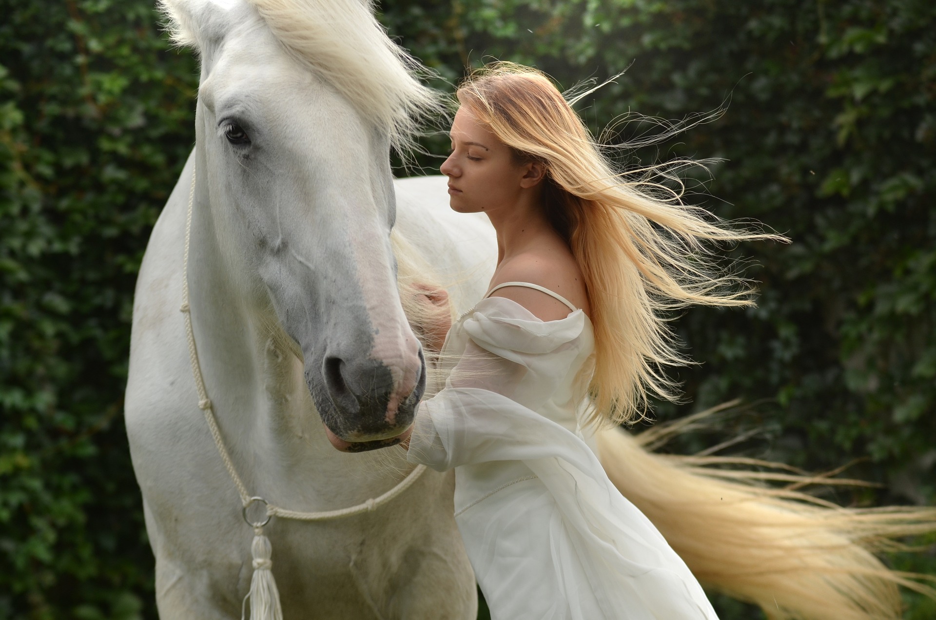 Best Gifts for Horse Lovers - woman with horse